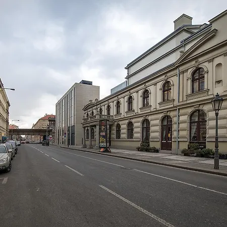 Daire Days - Family Friendly Three-bedroom In Trendy Karlin Prag
