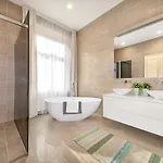 Days - Family Friendly Three-bedroom In Trendy Karlin Apartmán Praha