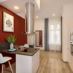 Days - Family Friendly Three-bedroom In Trendy Karlin Lejlighed