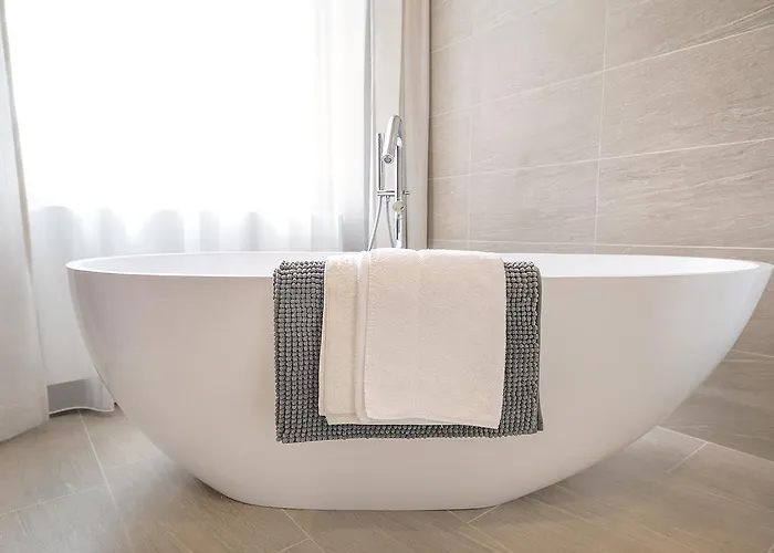 Days - Family Friendly Three-bedroom In Trendy Karlin * براغ
