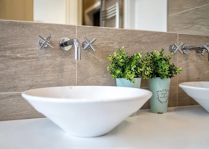 Days - Family Friendly Three-bedroom In Trendy Karlin شقة براغ