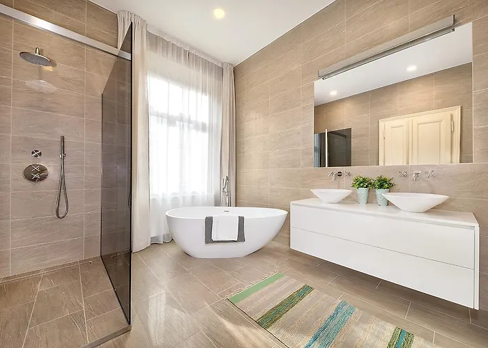 Days - Family Friendly Three-bedroom In Trendy Karlin شقة براغ