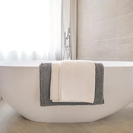 Days - Spacious 2bdr W Netflix - Trendy Neighbourhood * Praga