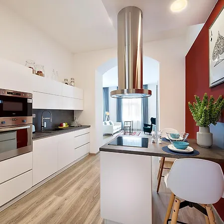 Days - Family Friendly Three-bedroom In Trendy Karlin Appartamento