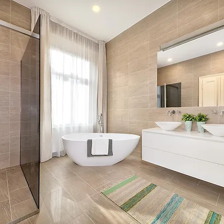 Days - Spacious 2bdr W Netflix - Trendy Neighbourhood Apartamento Praga
